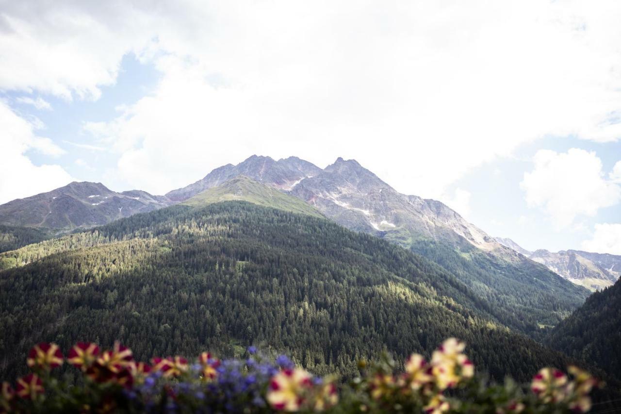 Hotel Alpina Superior Pettneu am Arlberg Luaran gambar